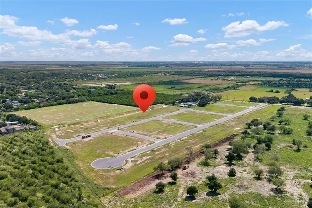 a view of a tennis court