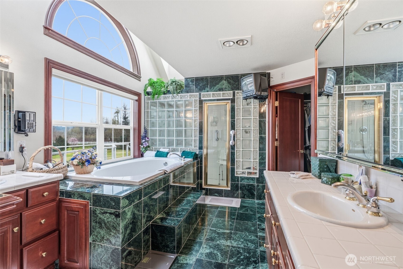 6114 Willow Grove Road Longview, WA 98632 - Photo 15 of 37