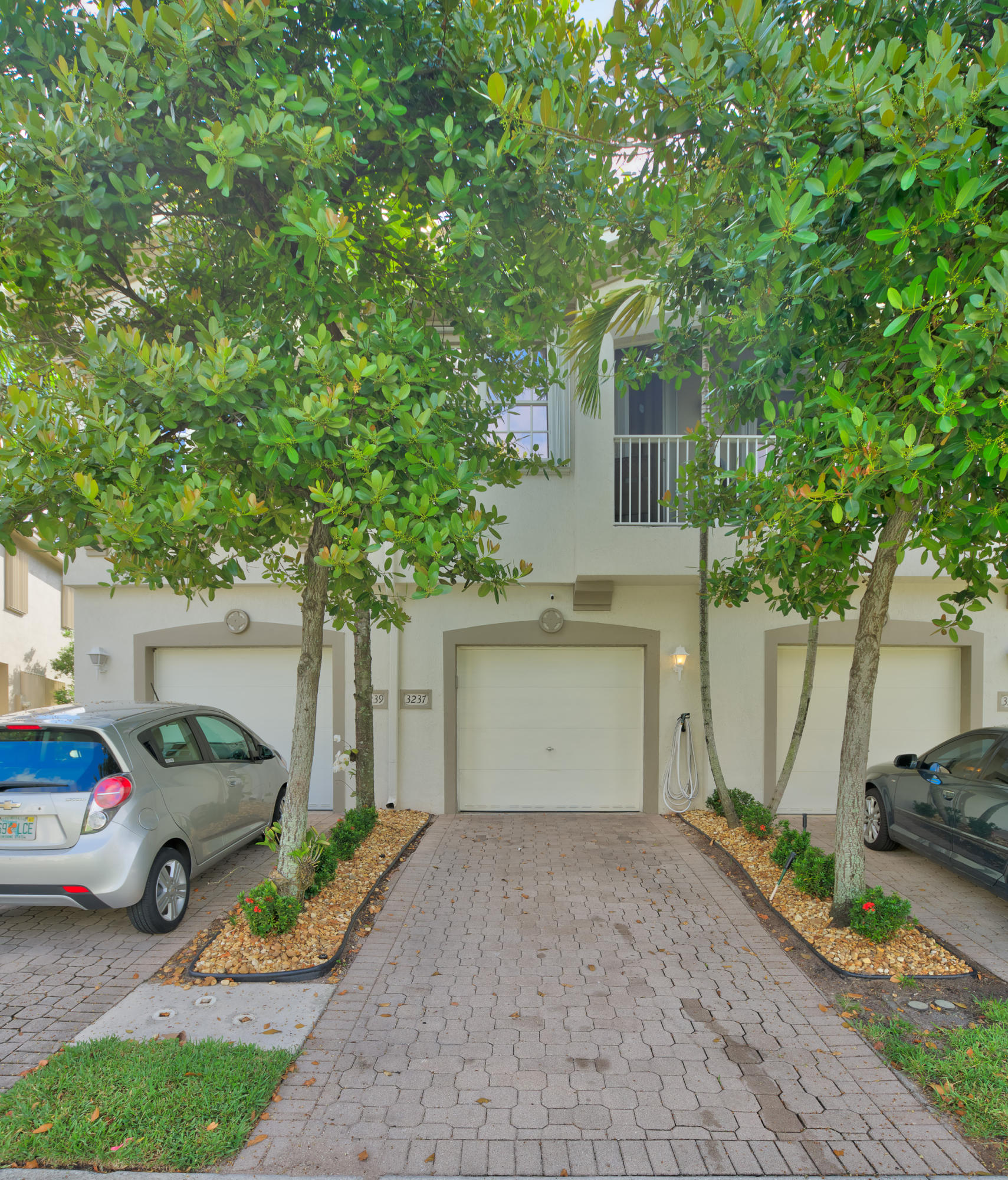 3237 Laurel Ridge Circle Riviera Beach, FL 33404 - Photo 2 of 24 DSC06765_HDR_edit