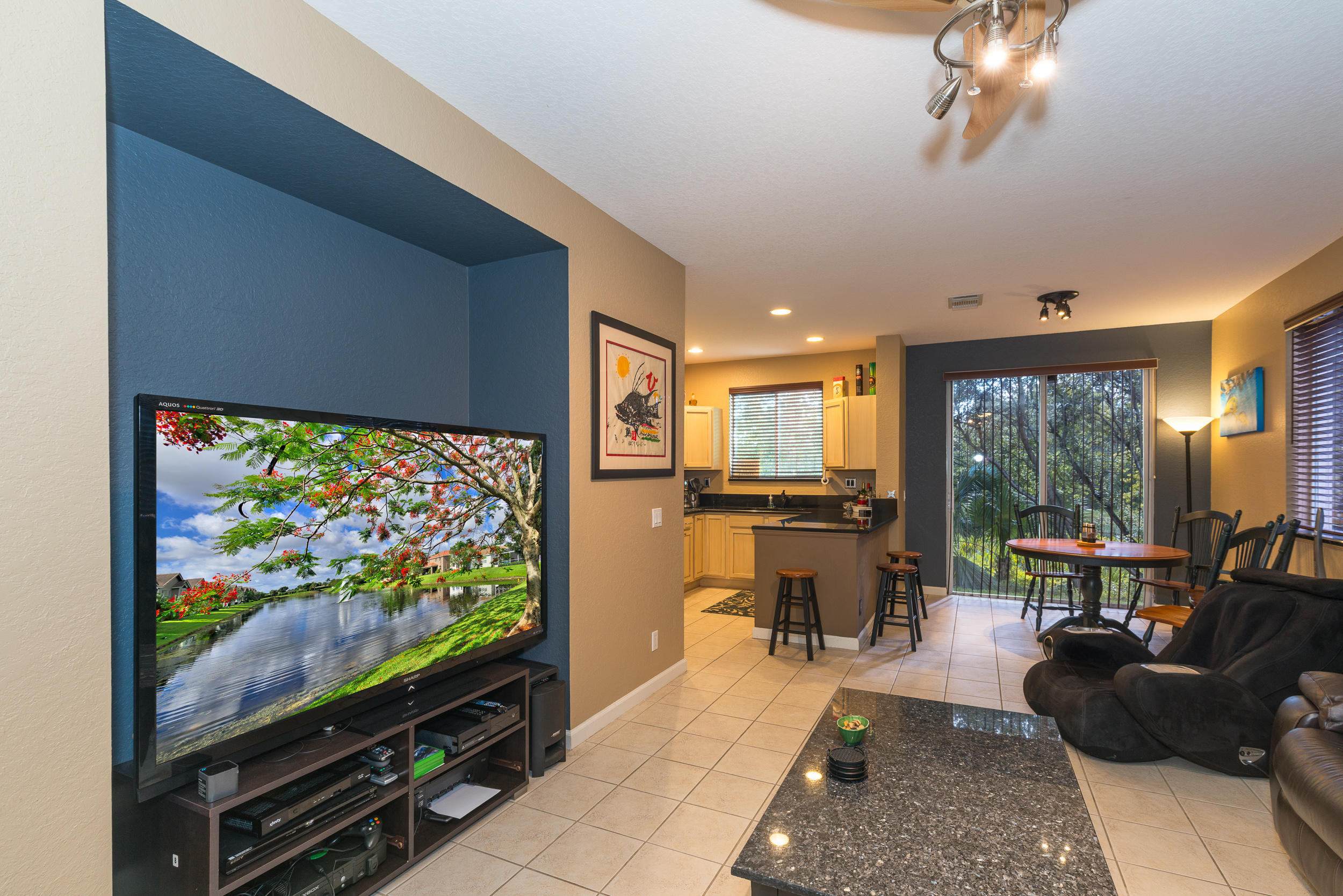 3237 Laurel Ridge Circle Riviera Beach, FL 33404 - Photo 3 of 24 Living room