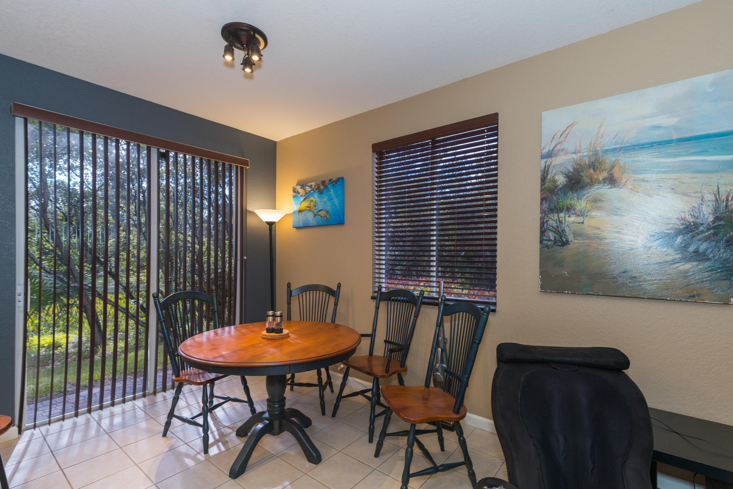 3237 Laurel Ridge Circle Riviera Beach, FL 33404 - Photo 5 of 24 DSC06783