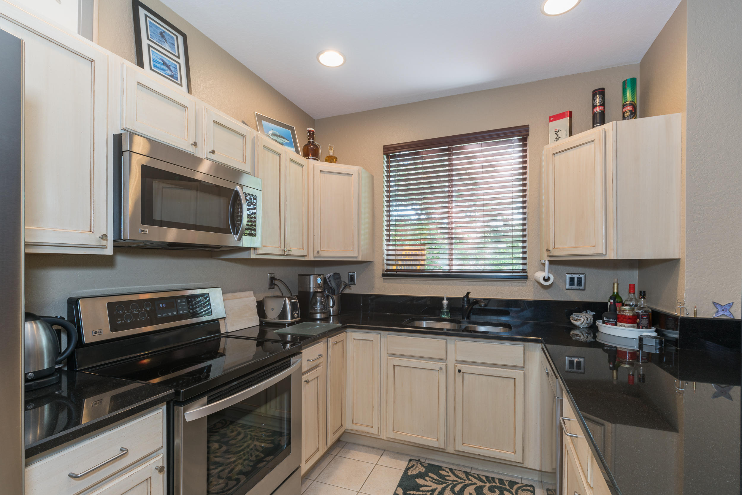 3237 Laurel Ridge Circle Riviera Beach, FL 33404 - Photo 7 of 24 DSC06787