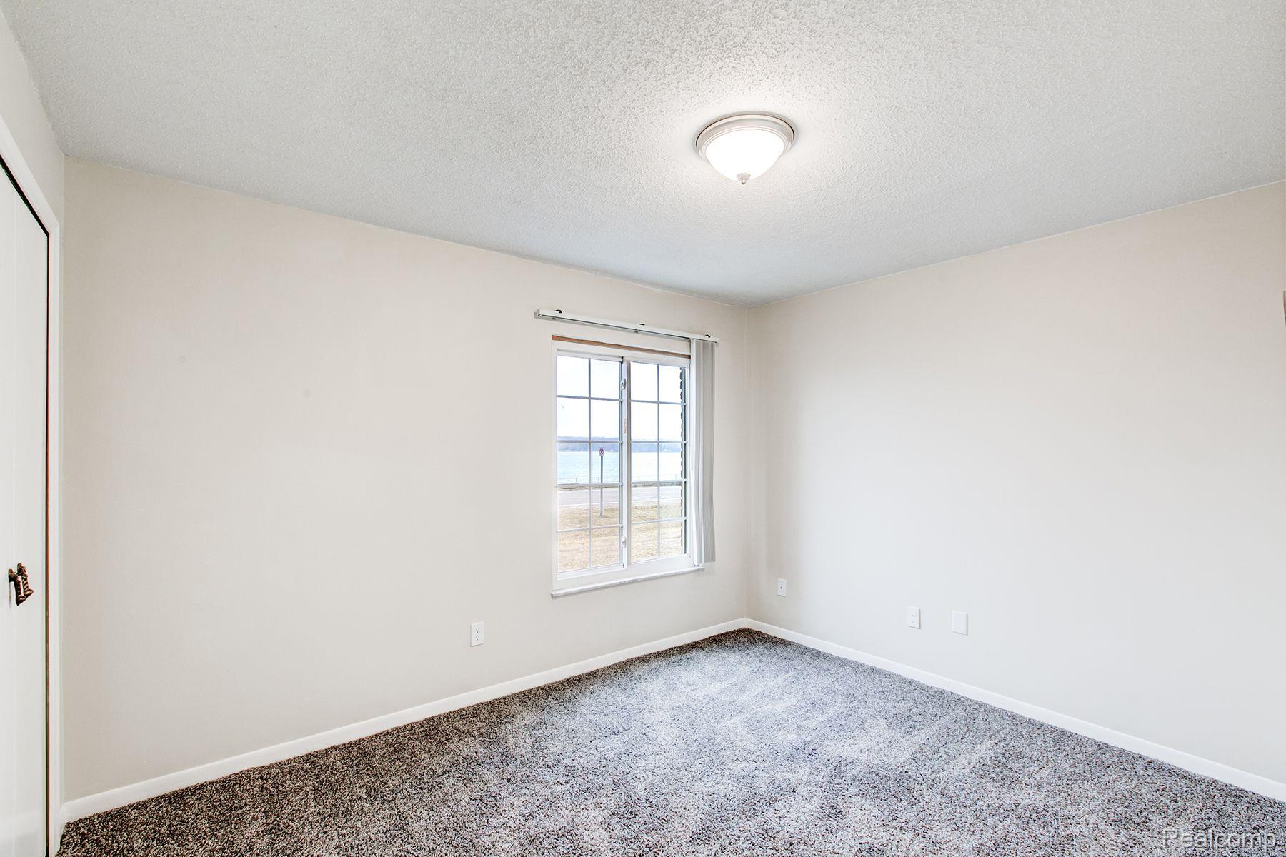 1900 River Road, Unit H4 Marysville, MI 48040 - Photo 18 of 26 Gallery Image 18