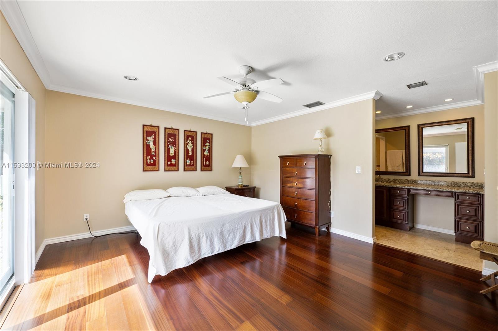 113 Kensington Road Hollywood, FL 33021 - Photo 13 of 32 Master bedroom