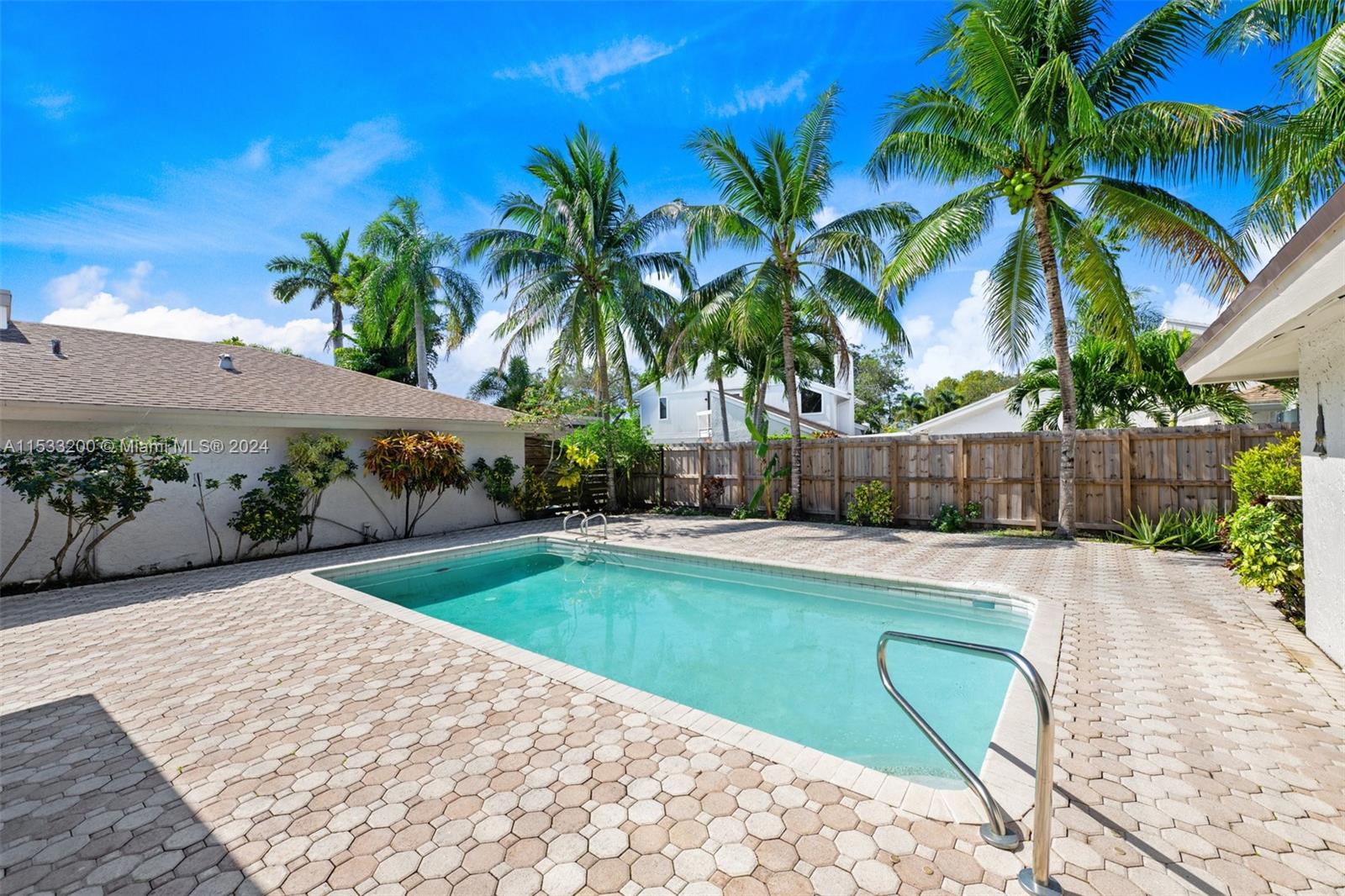 113 Kensington Road Hollywood, FL 33021 - Photo 28 of 32 Gallery Image 28