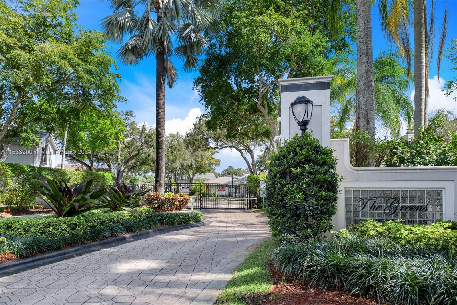 113 Kensington Road Hollywood, FL 33021 - Photo 32 of 32 Community entrance