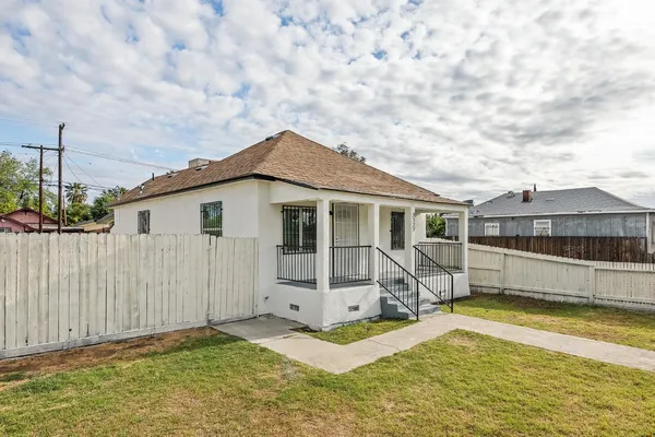 $285,000 | 3323 East Tulare Avenue, Fresno, CA 93702