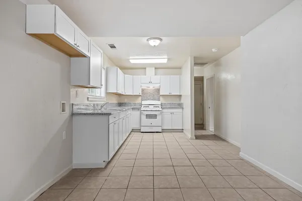 $285,000 | 3323 East Tulare Avenue, Fresno, CA 93702