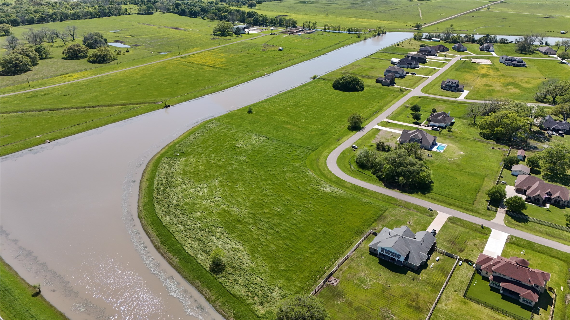 1302 Lakeland Circle Rosharon, TX 77583 - Photo 18 of 29