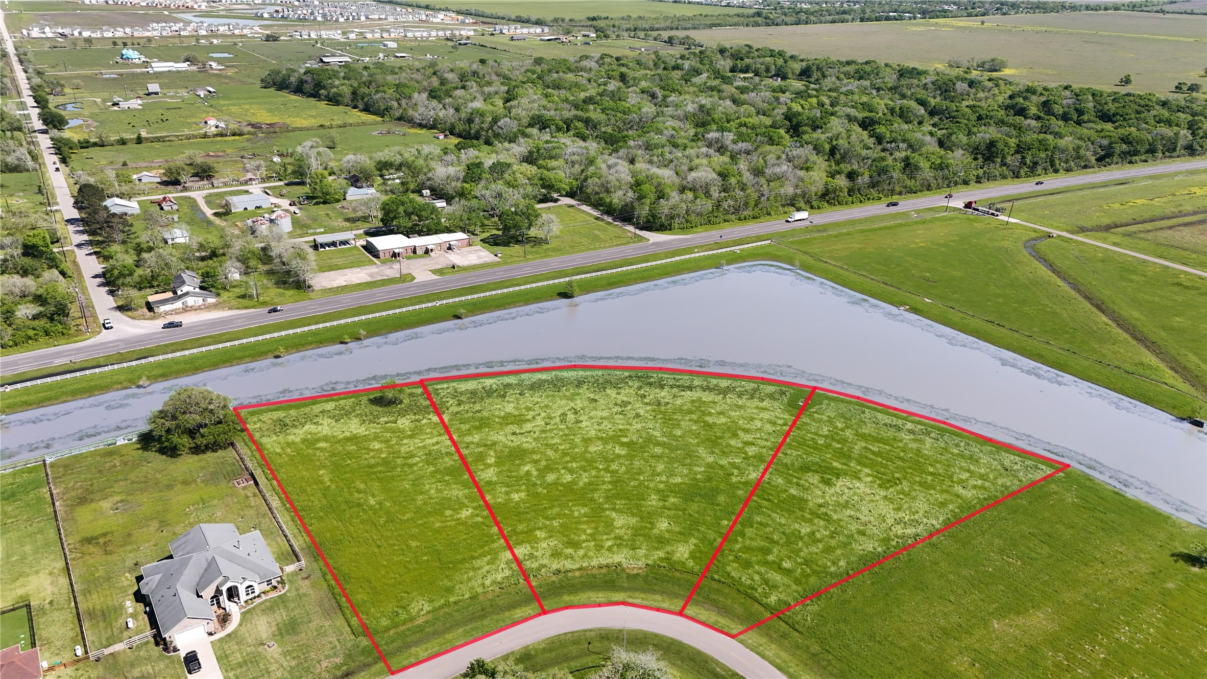 1302 Lakeland Circle Rosharon, TX 77583 - Photo 4 of 29