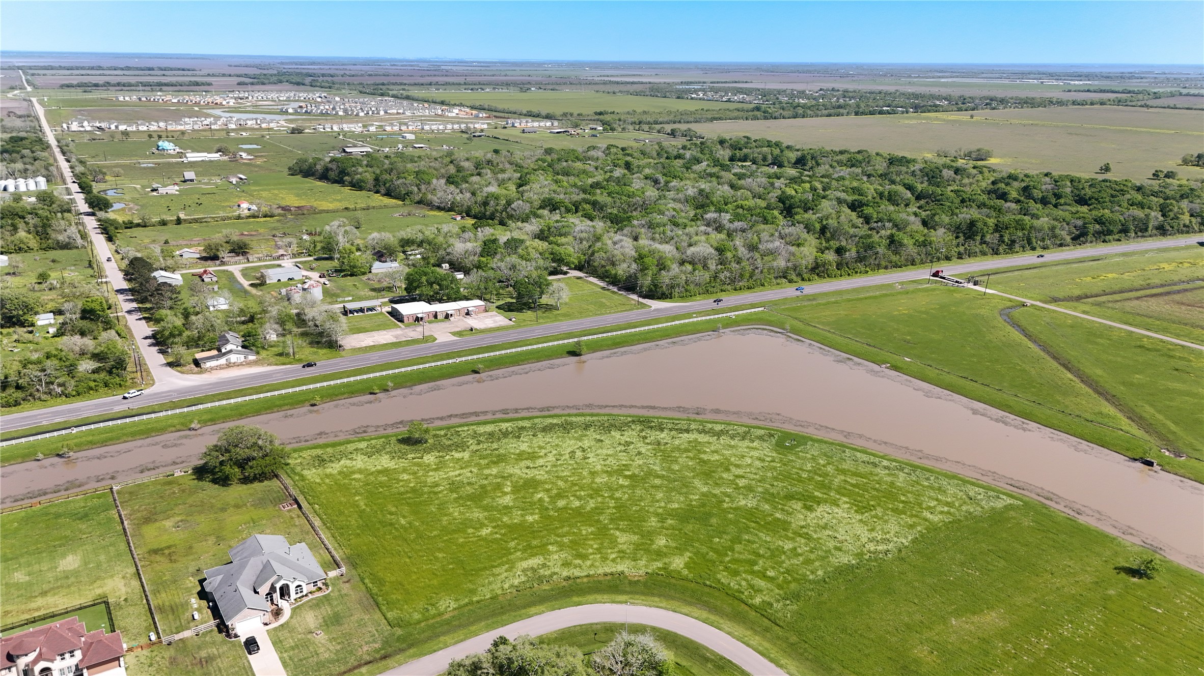 1302 Lakeland Circle Rosharon, TX 77583 - Photo 5 of 29