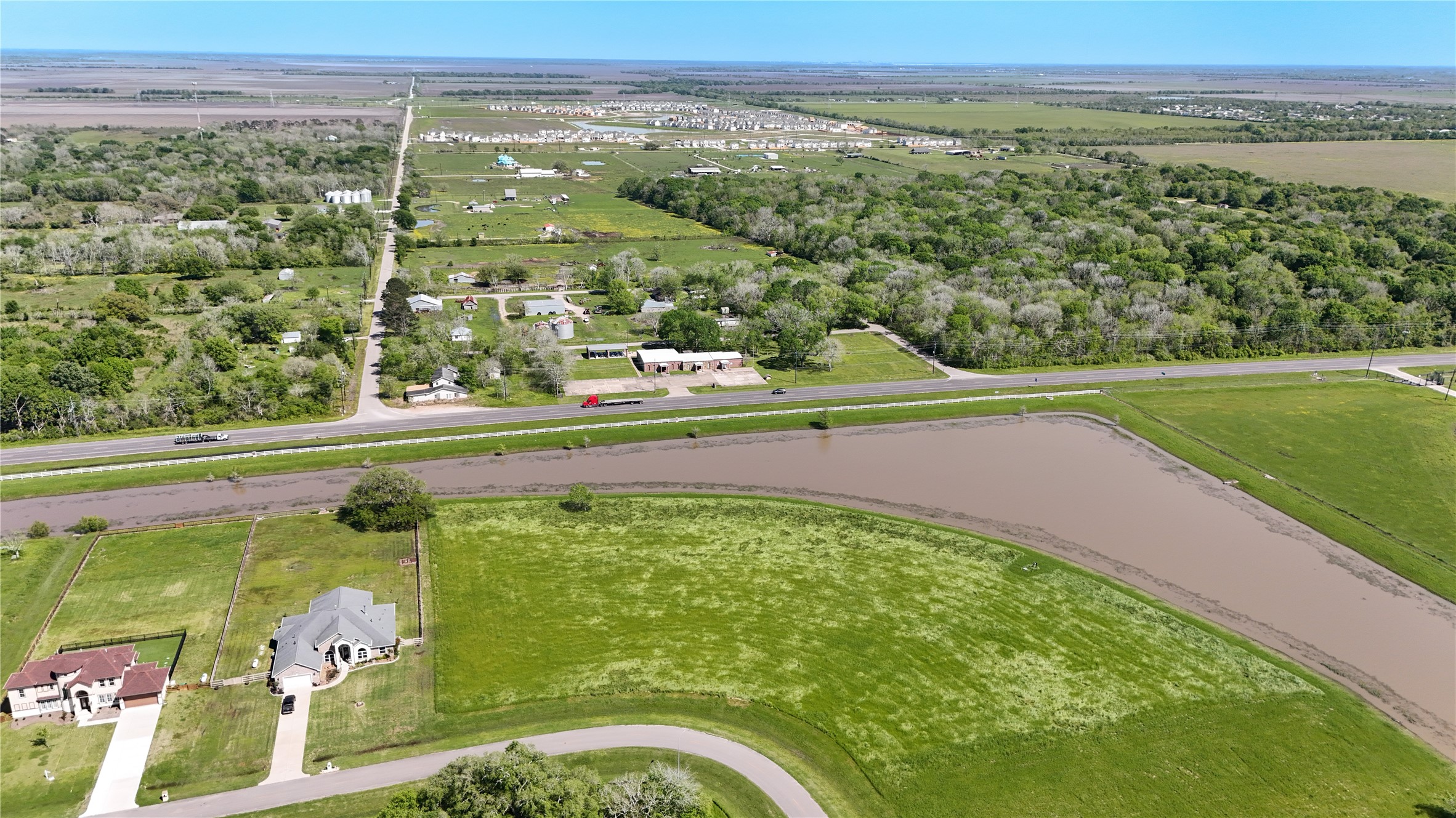 1302 Lakeland Circle Rosharon, TX 77583 - Photo 7 of 29