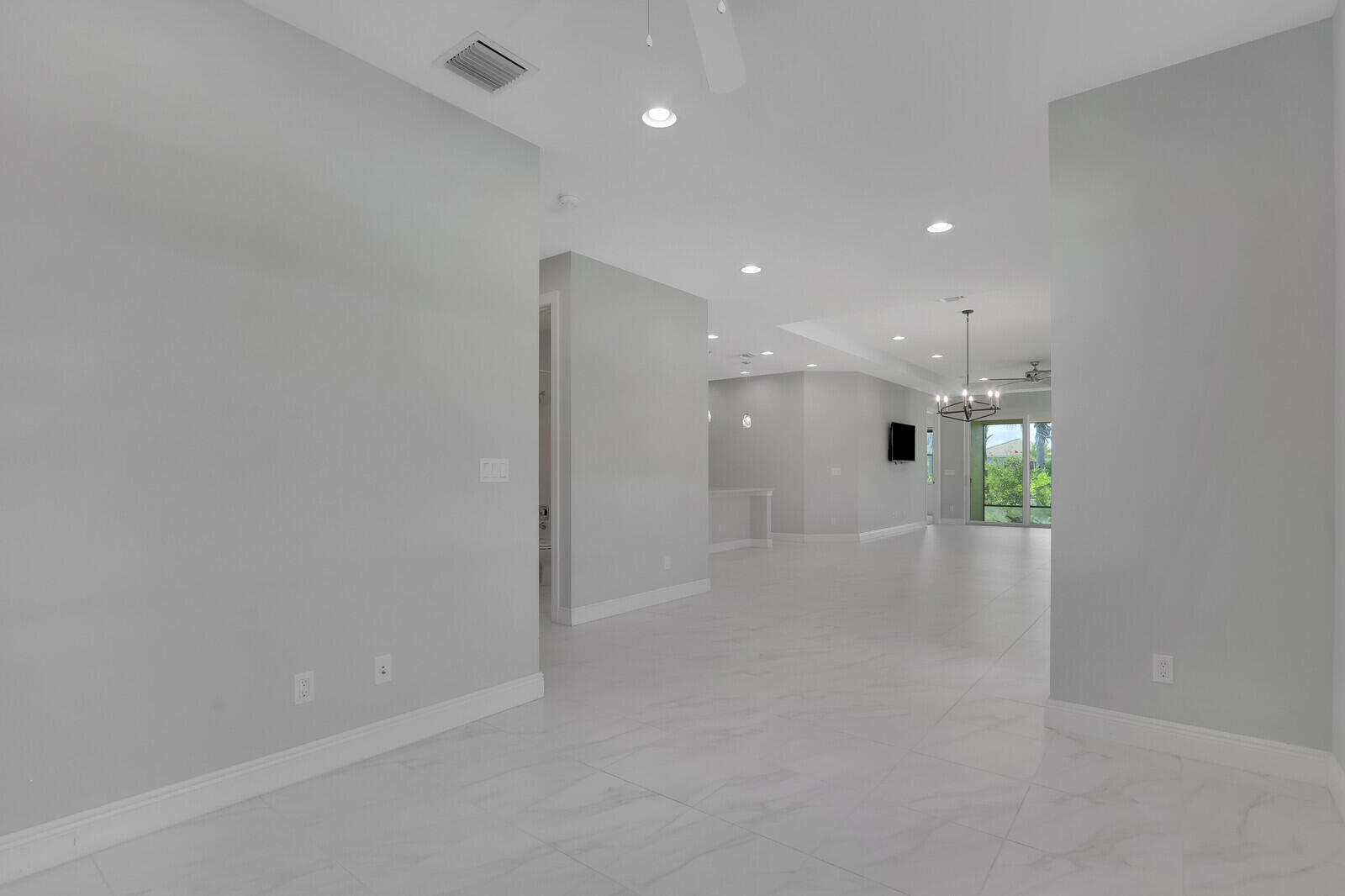 21026 Southwest Modena Way Port St. Lucie, FL 34986 - Photo 19 of 57 19_image_19_mls