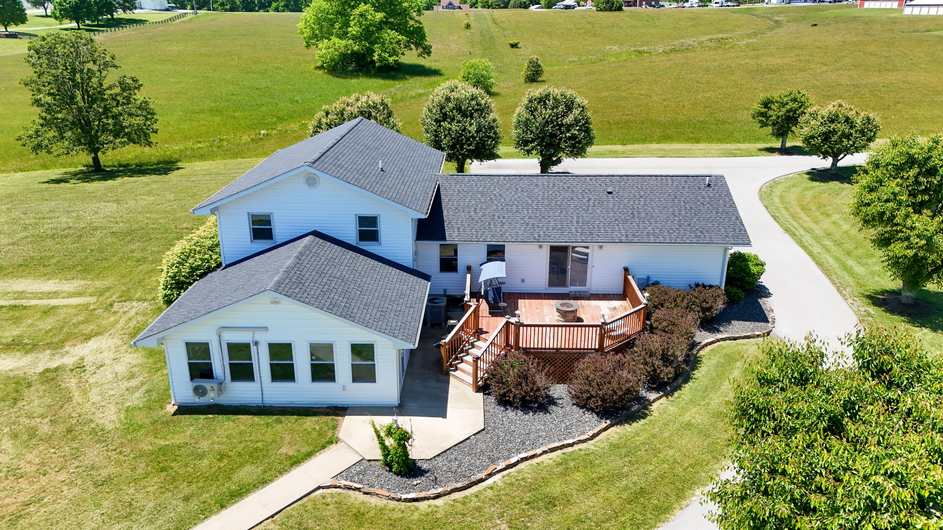250 Peters Road McKee, KY 40447 - Photo 41 of 61 LightroomRealEstateEdits-4
