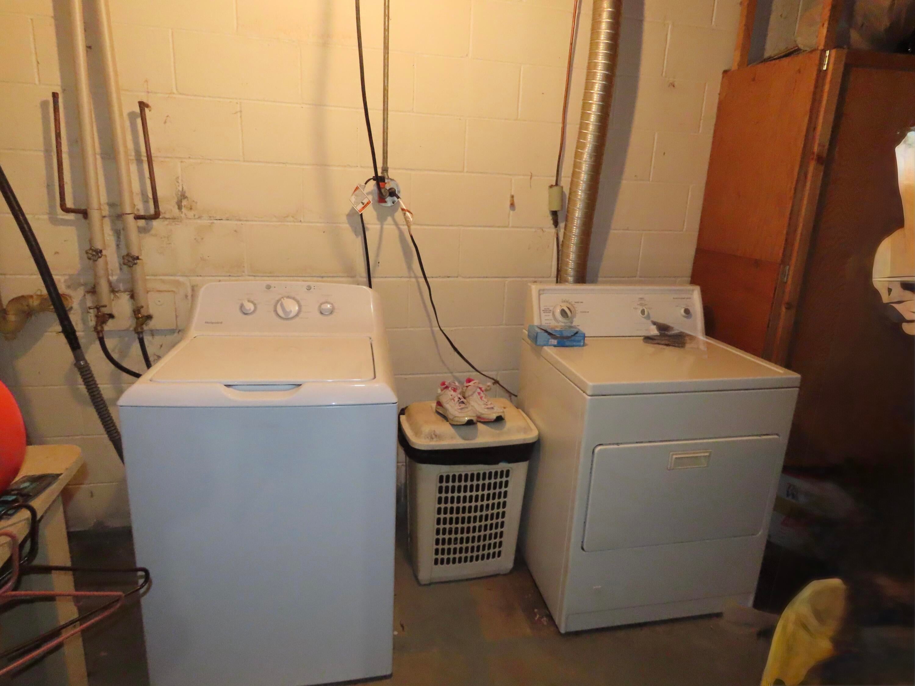 15709 Pleasant Valley Road Atlanta, MI 49709 - Photo 49 of 65 Laundry room