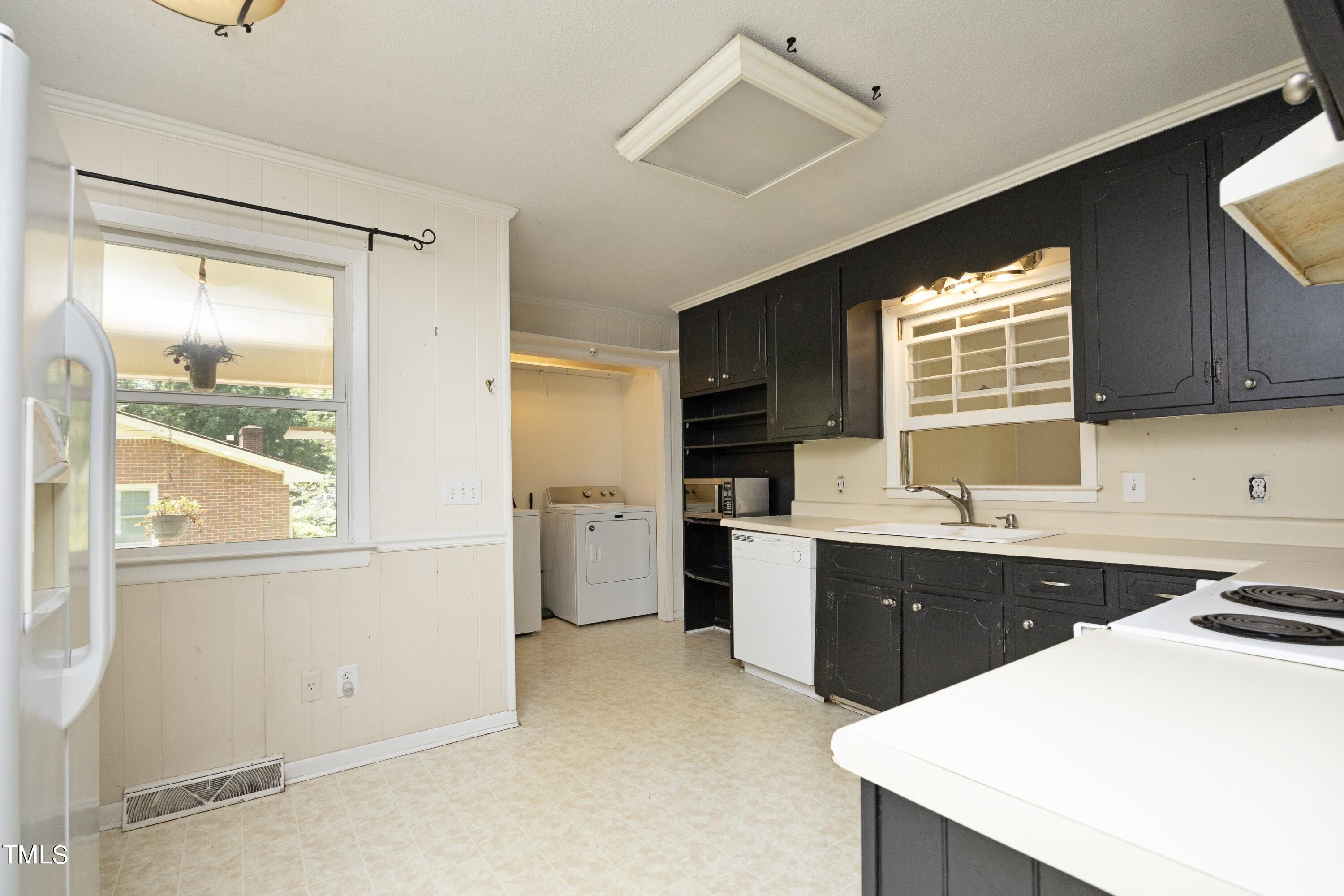 4604 Winterlochen Road Raleigh, NC 27603 - Photo 20 of 58 17Kitchen
