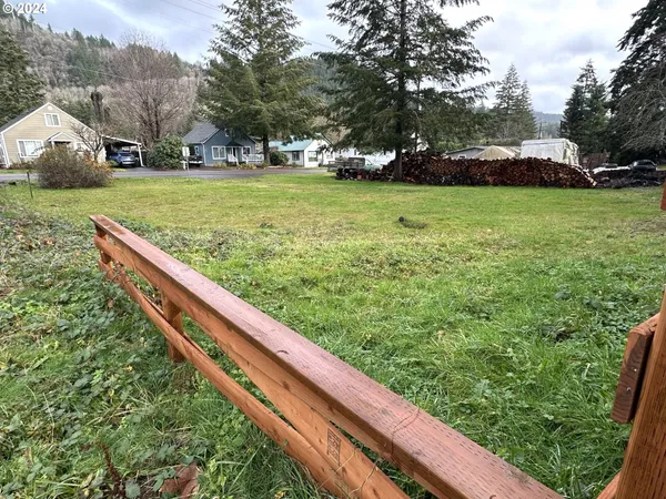 $132,000 | 10887 East Mapleton Road, Mapleton, OR 97453