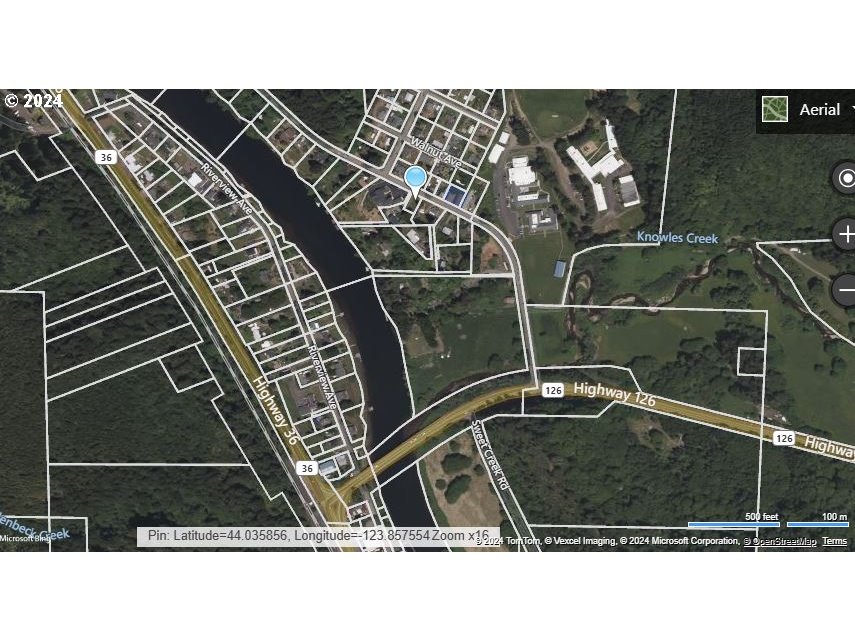 10887 East Mapleton Road Mapleton, OR 97453 - Photo 7 of 7 a picture of a bathroom