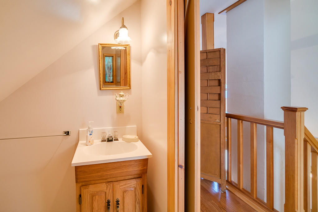 151 Snowball Hill Road Bristol, ME 04554 - Photo 18 of 26 Upstairs half bath
