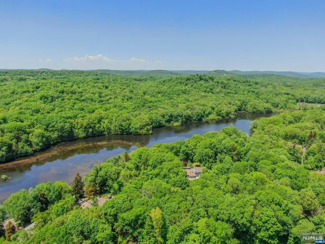 $369,000 | 9 Vista Court, Butler, NJ 07405