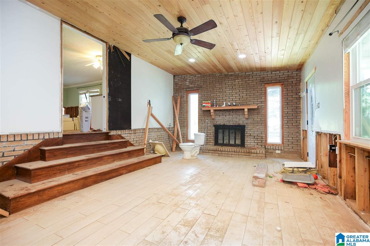 725 3rd Avenue Southwest Alabaster, AL 35007 - Photo 2 of 26