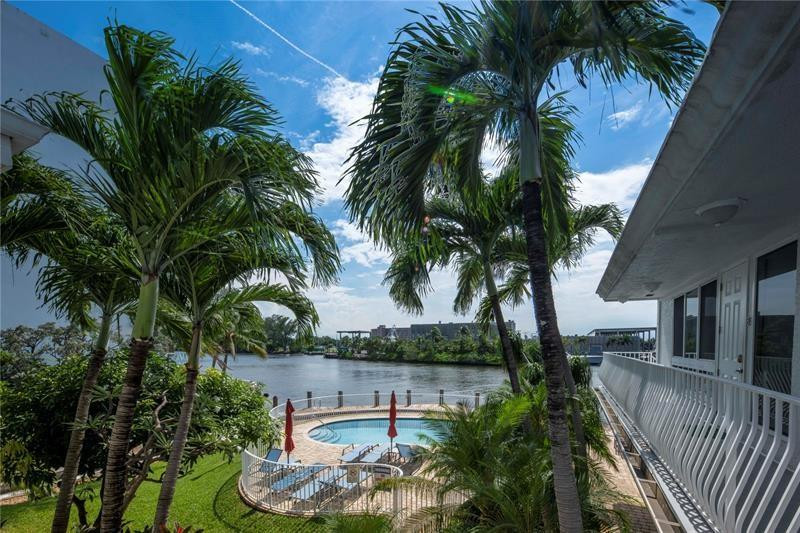 1705 North Riverside Drive, Unit 5 Pompano Beach, FL 33062 - Photo 4 of 24 a view of outdoor space yard and porch