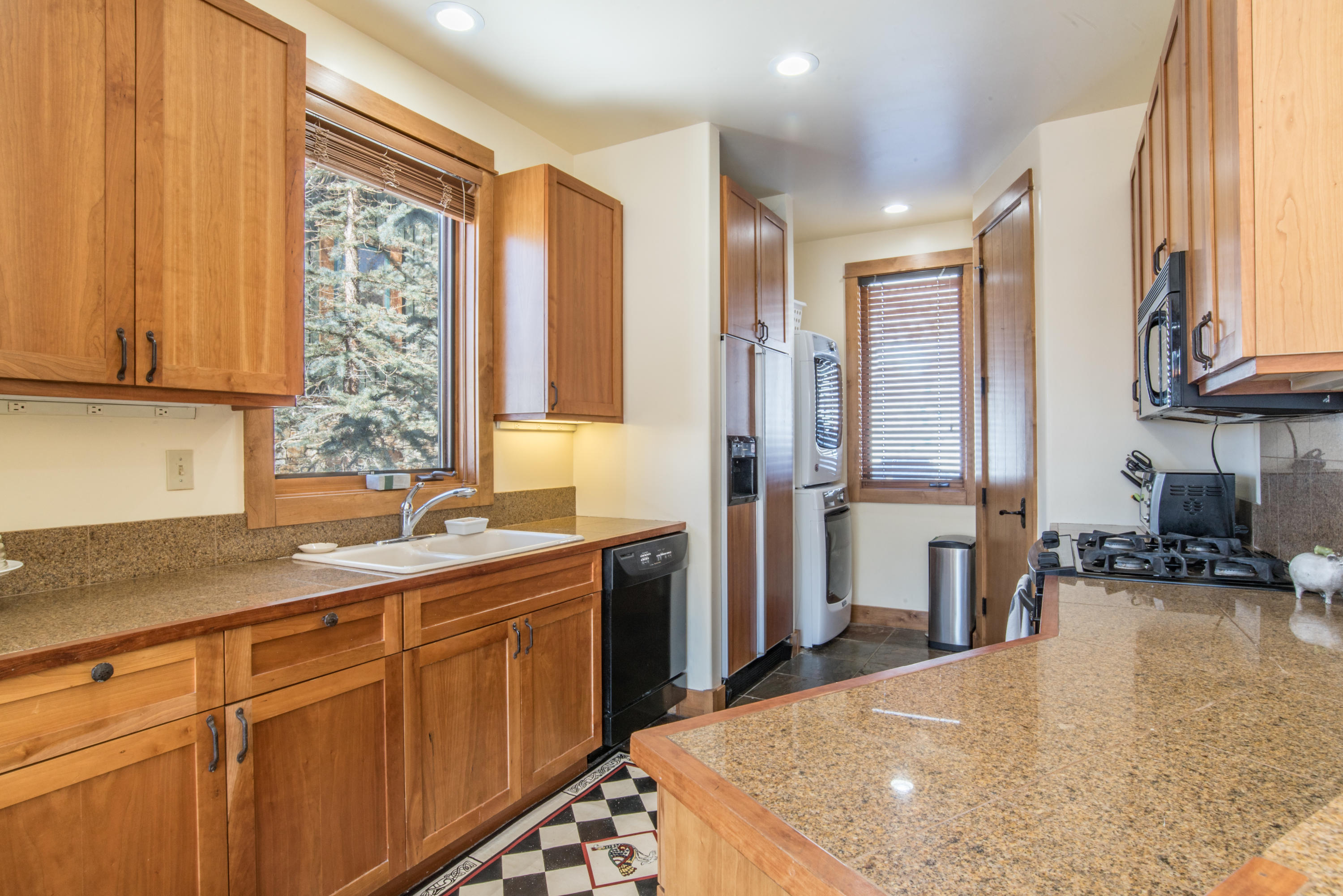333 Adams Ranch Road, Unit 501 Mountain Village, CO 81435 - Photo 5 of 13 kitchen