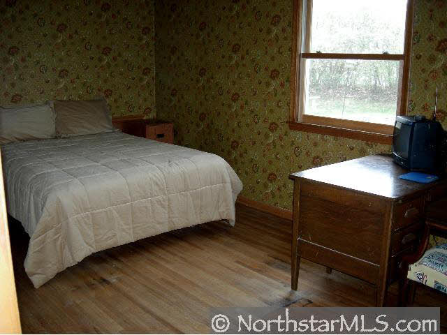 8244 Kingslee Road Bloomington, MN 55438 - Photo 7 of 8