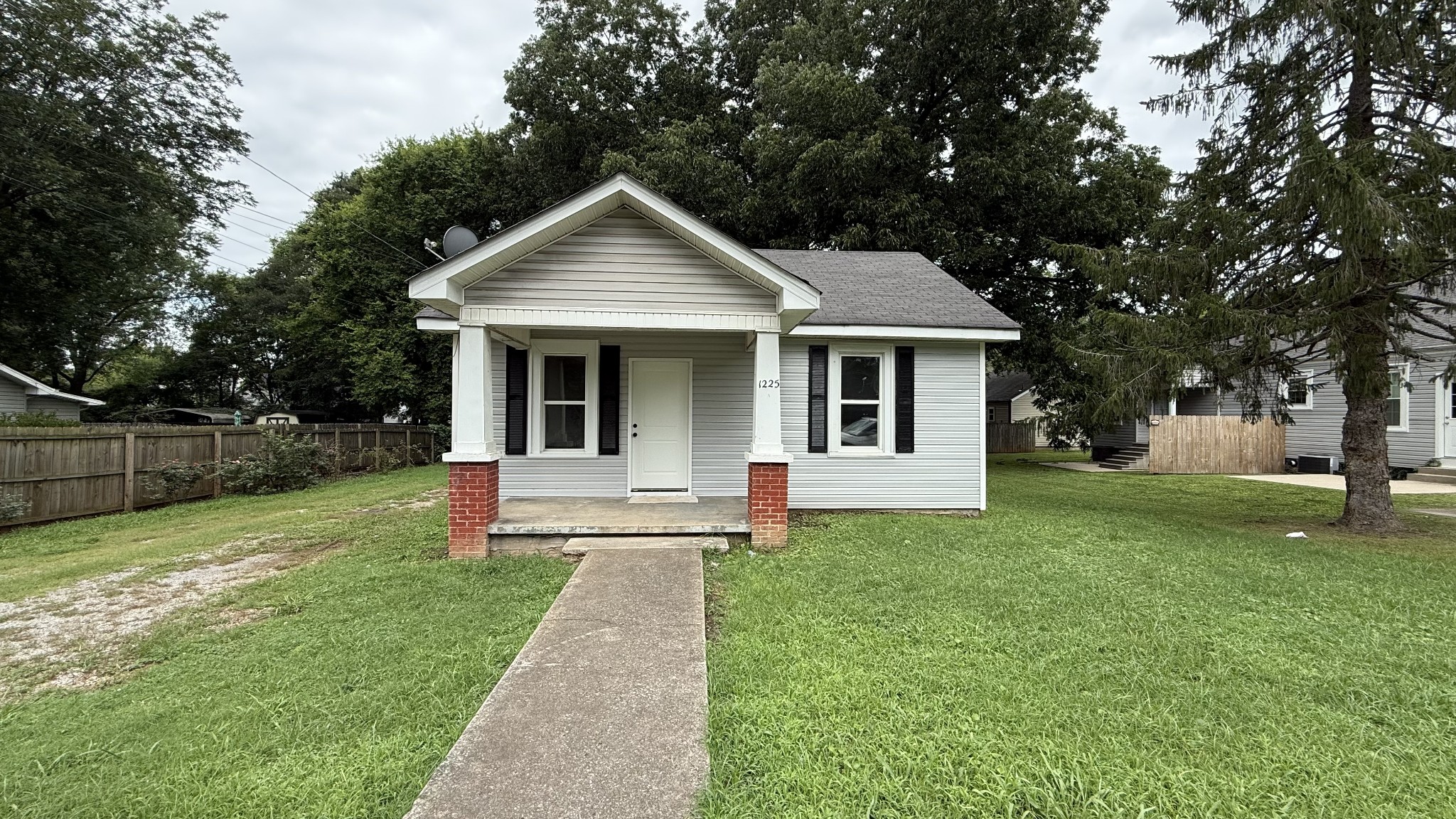 1225 North Spring Street, Unit B Murfreesboro, TN 37130 - Photo 4 of 21