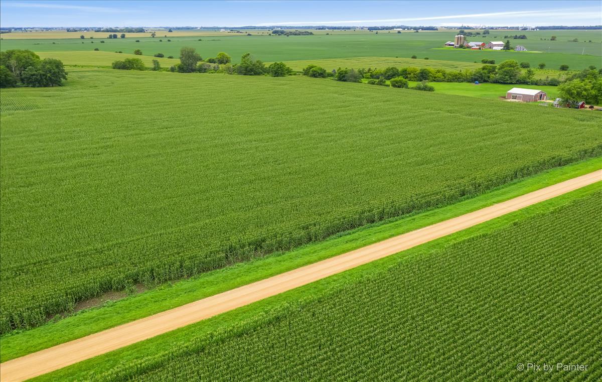 S790 Rowe Road Elburn, IL 60119 - Photo 16 of 23 a view of a field with an ocean
