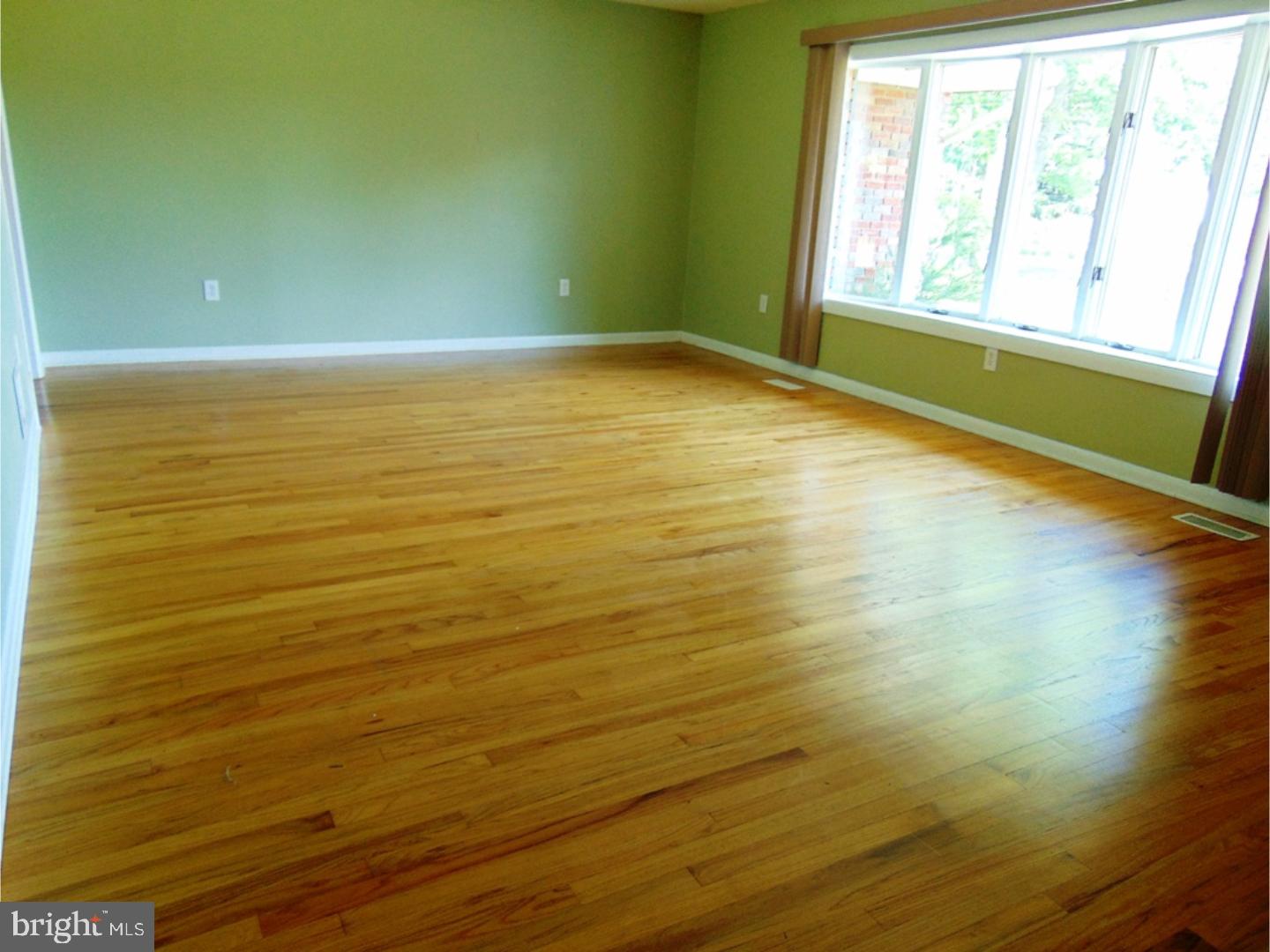 2143 Cooper Road Atco, NJ 08004 - Photo 4 of 24 Gallery Image 4