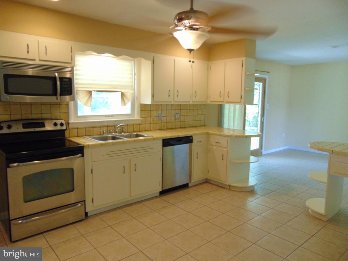 2143 Cooper Road Atco, NJ 08004 - Photo 8 of 24 Gallery Image 8