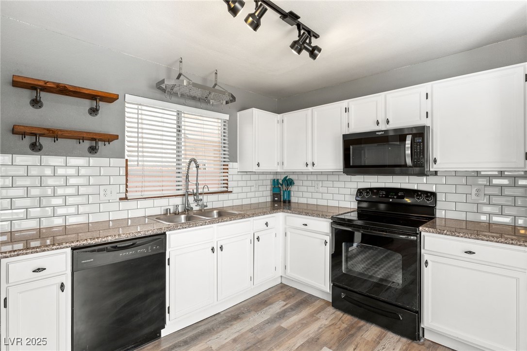 2802 Secret Canyon Road Henderson, NV 89074 - Photo 14 of 36