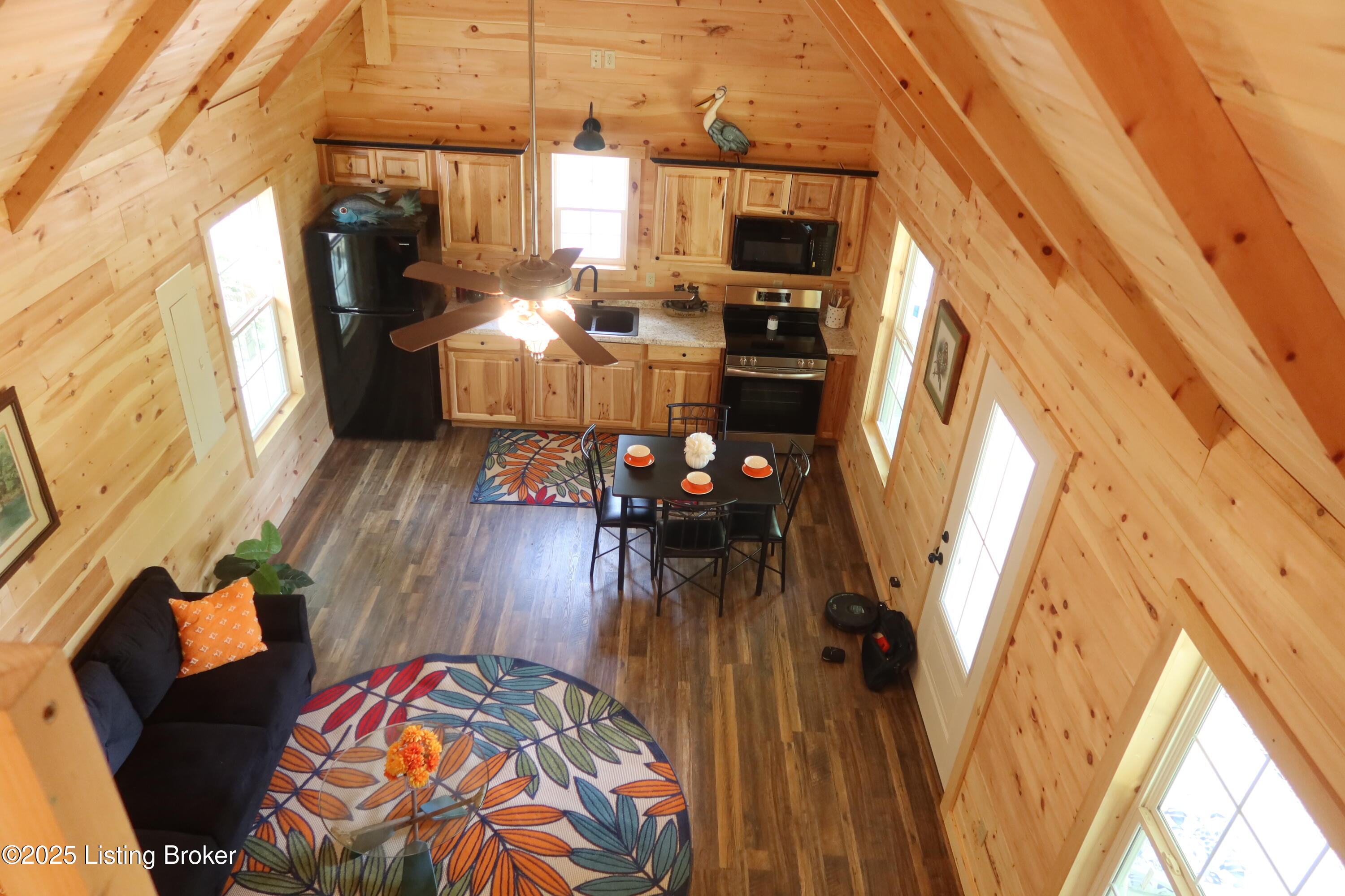 255 Little Cabin Lane Falls Of Rough, KY 40119 - Photo 23 of 52 2025-05-26 02.16.11