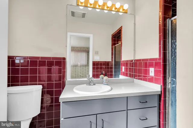 $389,000 | 206 Schoolhouse Lane, Wilmington, DE 19809