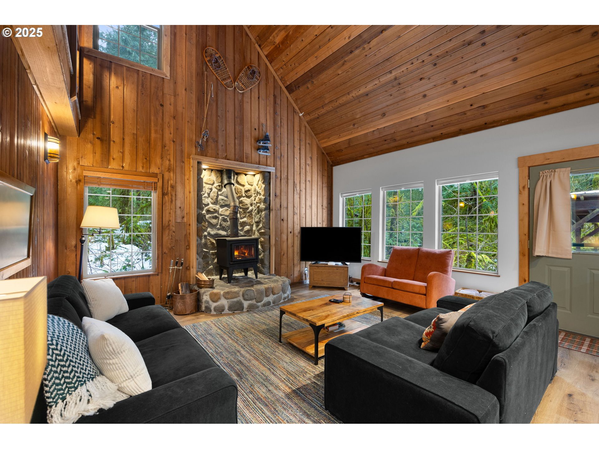 26565 East Henry Creek Road Rhododendron, OR 97049 - Photo 7 of 42 Gallery Image 7