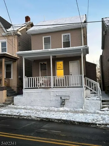 $2,390 | 20 Heckman Street, Phillipsburg, NJ 08865