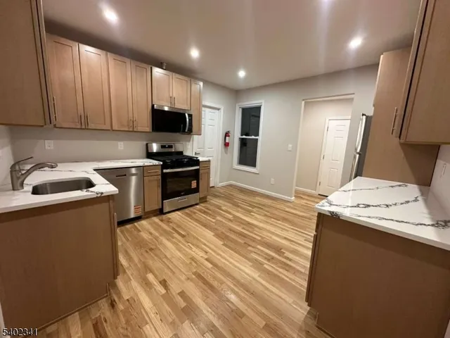 $2,390 | 20 Heckman Street, Phillipsburg, NJ 08865