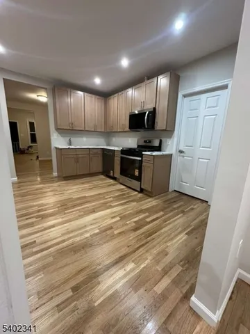 $2,390 | 20 Heckman Street, Phillipsburg, NJ 08865