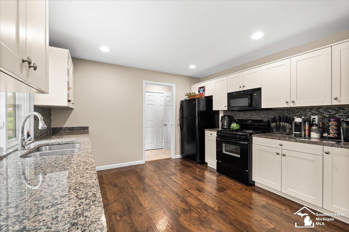 6255 Inkster Road Taylor, MI 48180 - Photo 16 of 26 Kitchen