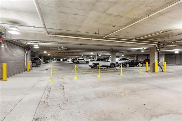$610,000 | 10511 Mission Road, Unit 305, Leawood, KS 66206