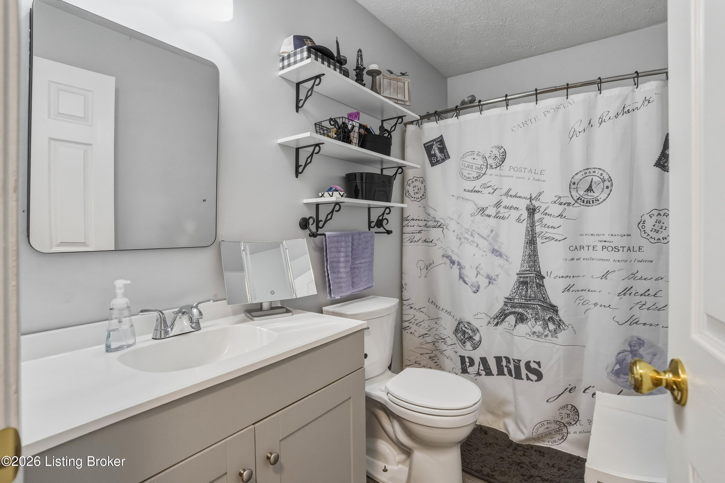 2714 Pea Ridge Road Waddy, KY 40076 - Photo 35 of 72 31_Bedroom_02_Ensuite_Bath