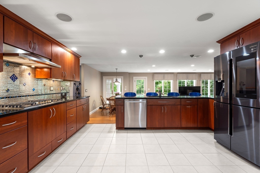 42 Sheridan Road Wellesley, MA 02481 - Photo 6 of 35 Gallery Image 6