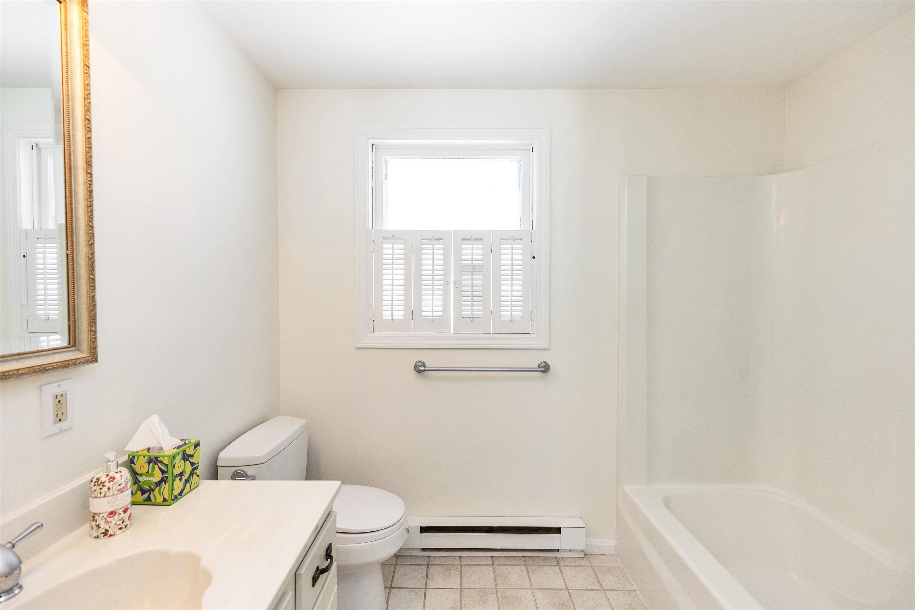 4 Burlington Road Nashua, NH 03062 - Photo 12 of 23