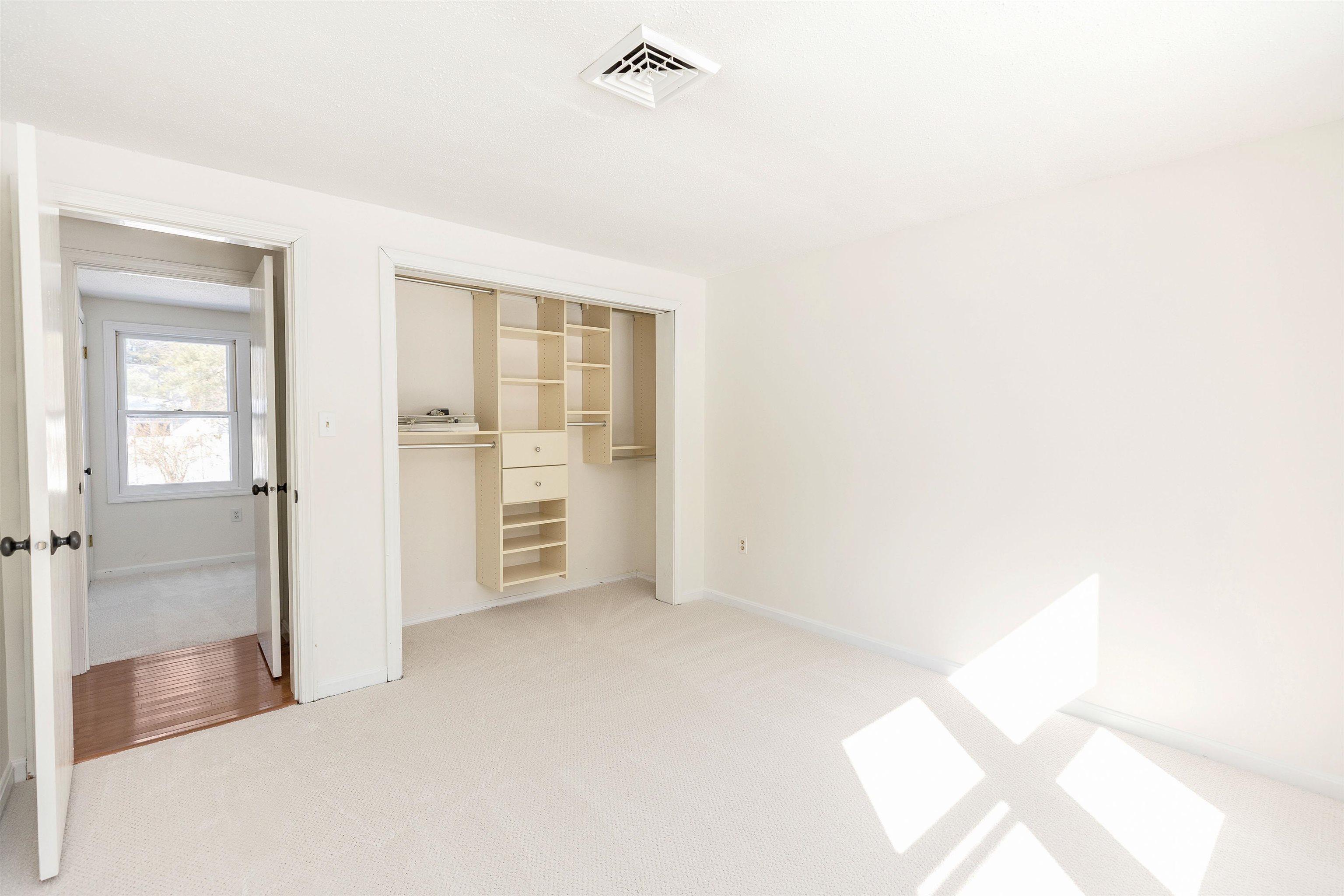 4 Burlington Road Nashua, NH 03062 - Photo 19 of 23