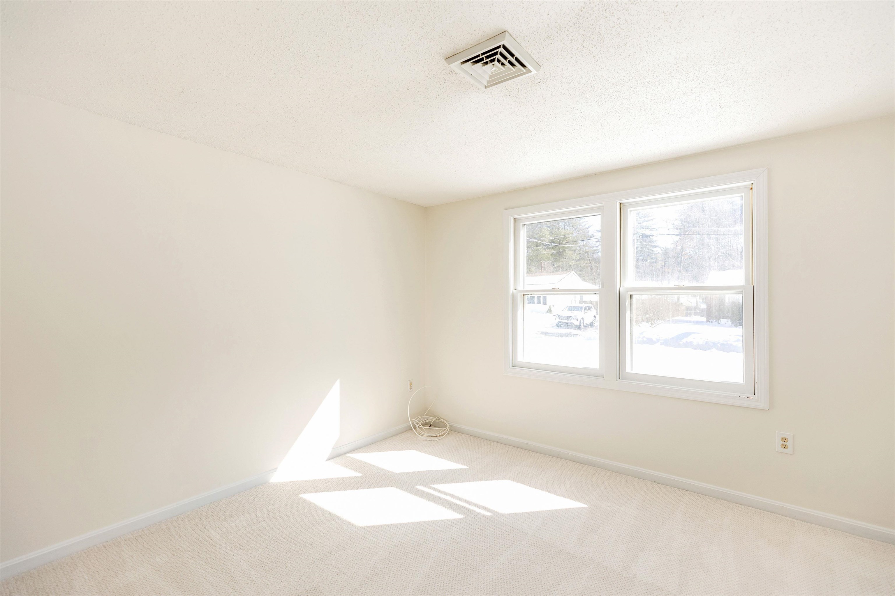 4 Burlington Road Nashua, NH 03062 - Photo 20 of 23