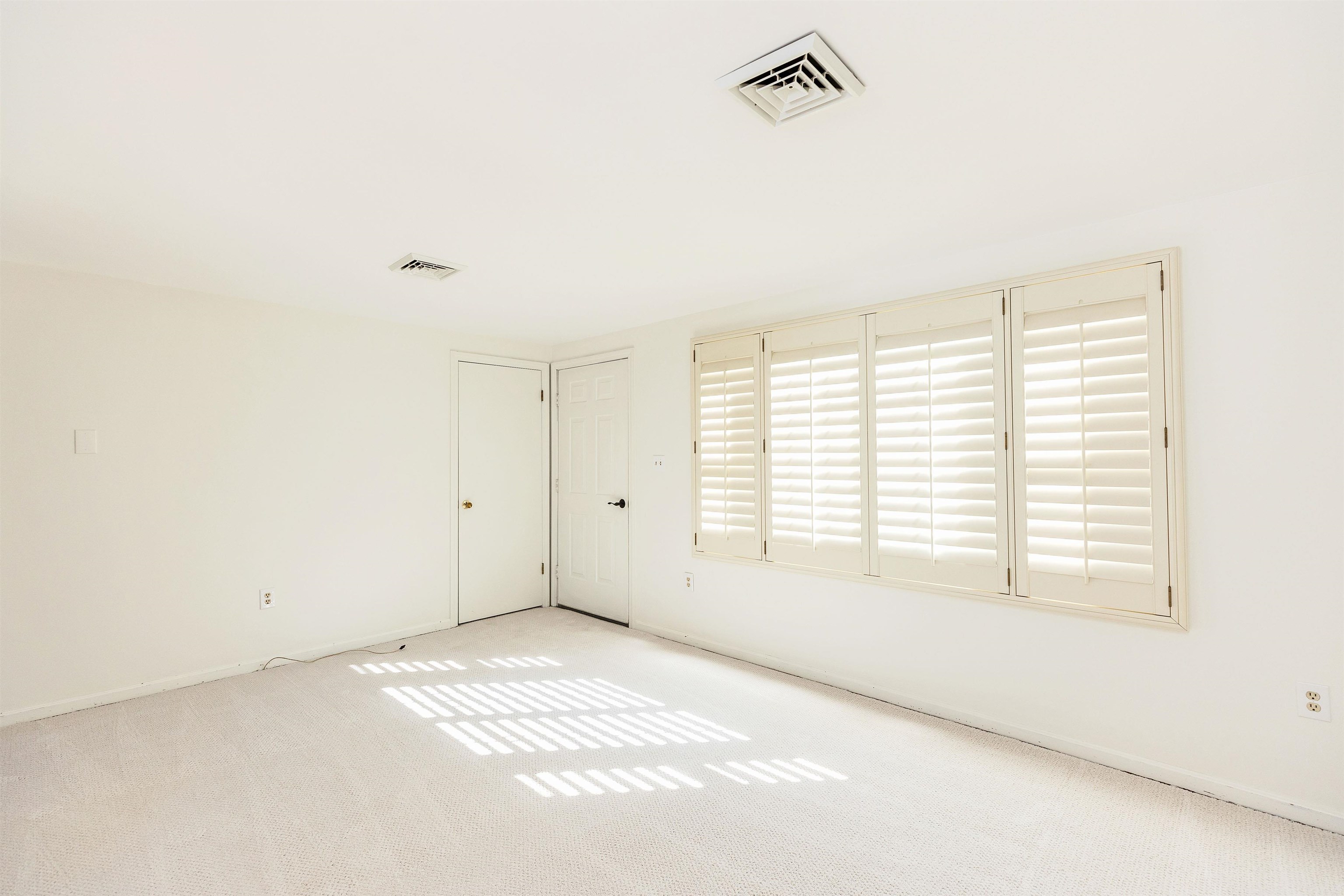 4 Burlington Road Nashua, NH 03062 - Photo 3 of 23