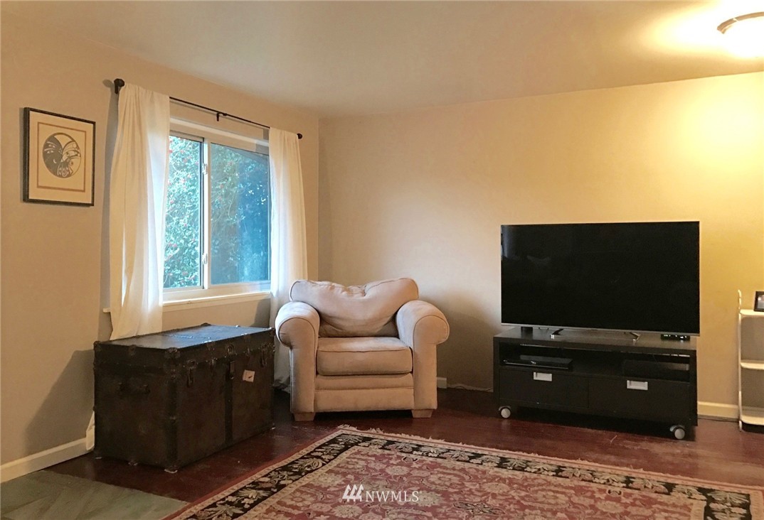 5447 45th Avenue Southwest Seattle, WA 98136 - Photo 3 of 15 Gallery Image 3