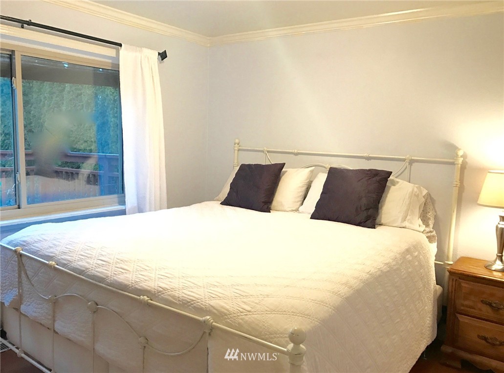 5447 45th Avenue Southwest Seattle, WA 98136 - Photo 10 of 15 Gallery Image 10