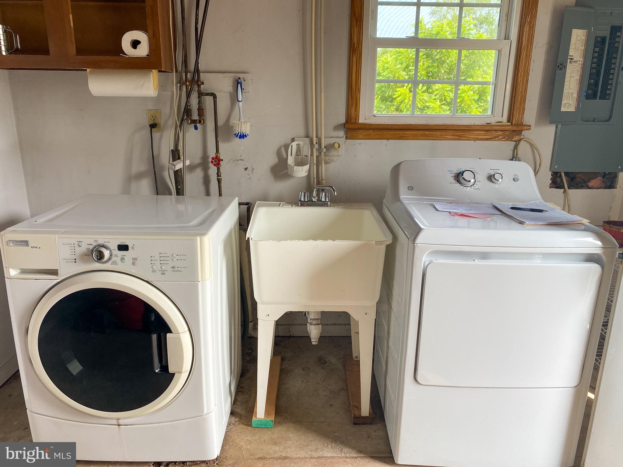 4230 Schoolhouse Road Dover, PA 17315 - Photo 28 of 31 washer/dryer included